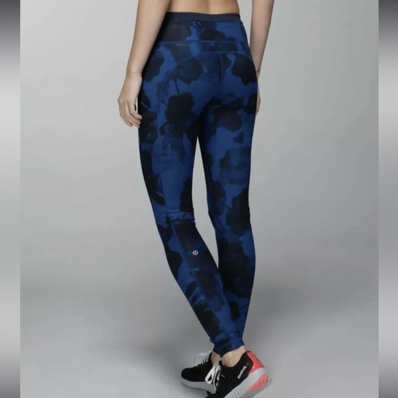 Lululemon Wunder Under Leggings Blue Inky Floral Full On Luxtreme size 8 - Picture 2 of 6